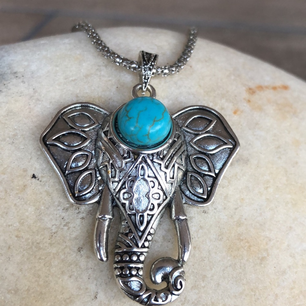 Silvertone Elephant Necklace Bracelet Set - Picture 8 of 11